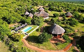 Africa Safari Maasai Boma Villa Serengeti Exterior photo