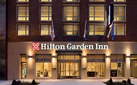 Hilton Garden Inn New York Times Square South Exterior photo