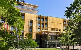 Hotel Doubletree By Hilton Vienna Schonbrunn Exterior photo