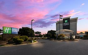 Holiday Inn Express Hotels- Hampton, An Ihg Hotel Exterior photo