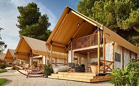 Hotel Arena One 99 Glamping Pola Exterior photo