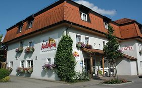 Hotel Mayers Waldhorn - Zwischen Reutlingen Und Tubinga Exterior photo