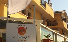 Hotel La Maison Jolie Fiumicino Exterior photo