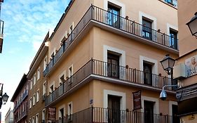 THC Tirso Molina Hostel Madrid Exterior photo