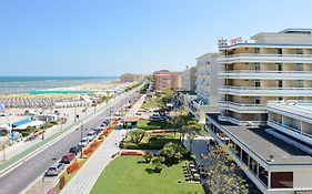 Hotel Caesar Cesenatico Exterior photo