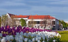 Strandhotel Alte Donau Vienna Exterior photo