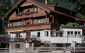 Pension Steiner Bed and Breakfast Mayrhofen Exterior photo