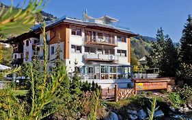 Hotel Sonnberg Saalbach-Hinterglemm Exterior photo