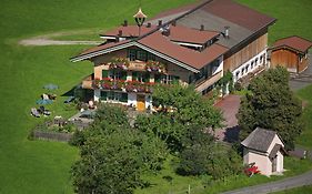 Hotel Lindenhof Kitzbühel Exterior photo