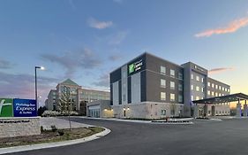 Holiday Inn Express & Suites Chicago Schaumburg, An Ihg Hotel Exterior photo