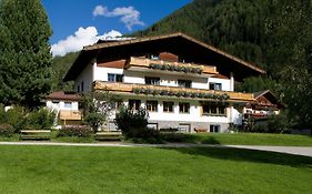 Hotel Ferienhaus Alpina Kals-am Großglockner Exterior photo