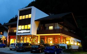 Hotel Stifter Lutago Exterior photo