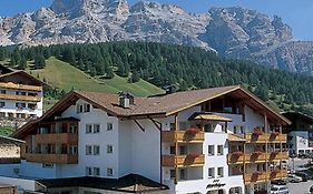 Hotel Falzares San Cassiano  Exterior photo