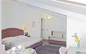 Hotel Kursaal Passignano sul Trasimeno Room photo