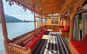 Hotel Hareem Group Of Houseboats Srīnagar Exterior photo