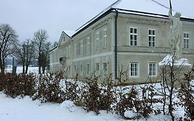 Zámek Dobrohoř Aparthotel Exterior photo