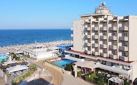 Hotel Benini Milano Marittima Exterior photo