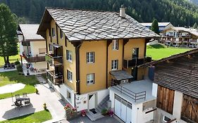 Appartamento Haus Chalet Arnika Saas-Grund Exterior photo