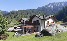 Albergo Chalet Abete Rosso Castello Tesino Exterior photo