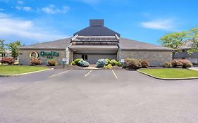 Quality Inn Middleburg Heights Exterior photo