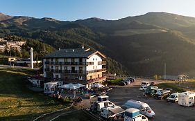 Hotel Chalet Des Alpes Gressan Exterior photo