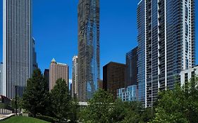 Radisson Blu Aqua Hotel Chicago Exterior photo