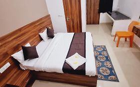 Hotel Backpackers Family Rooms - Affordable Stay Near Taj Nagla Dhīmar Exterior photo