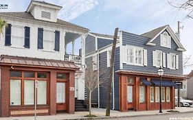 Hotel The Quarters On Spring Charleston Exterior photo