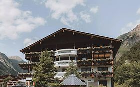 Boutique Hotel Mandarfnerhof Sankt Leonhard im Pitztal Exterior photo