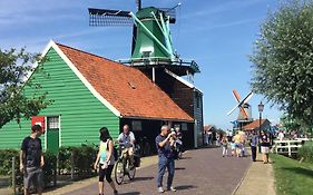 Stay Overnight At Windmill Village Zaanse Schans - Amsterdam Zaandam Exterior photo