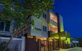 Treebo Nestlay Rooms Nungambakkam Chennai Exterior photo