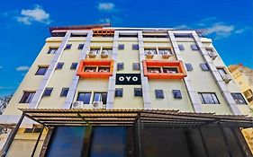 Super Oyo Collection O 77115 Vaishnavi Palace Hyderabad Exterior photo