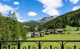 Albergo Monte Cervino Champoluc Exterior photo