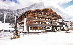 Hotel Das Falkenstein Kaprun Exterior photo