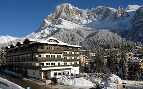 Hotel Colfosco San Martino Di Castrozza Exterior photo