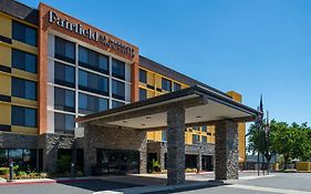 Fairfield Inn And Suites By Marriott Bakersfield Central Exterior photo