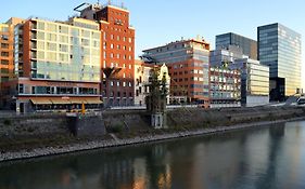 Hotel Courtyard By Marriott Duesseldorf Hafen Exterior photo