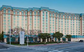 Renaissance Los Angeles Airport Hotel Exterior photo