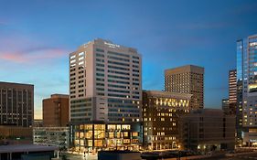 Hotel Courtyard By Marriott Phoenix Downtown Exterior photo