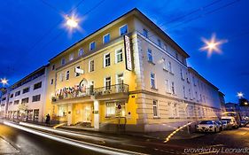 Theater Hotel Salisburgo Exterior photo