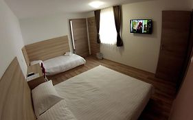 Sweet Dreams Rooms And Apartments Postumia Room photo
