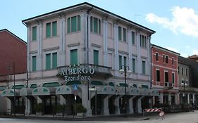 Albergo Ristorante Leon d'Oro Noventa di Piave Exterior photo