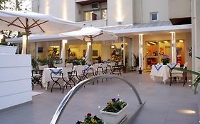 Hotel Nives Riccione Exterior photo