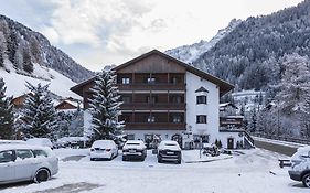 Hotel Casa Alpina - Alpin Haus Selva di Val Gardena Exterior photo