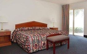 Rodeway Inn & Suites At The Casino Bossier City Room photo