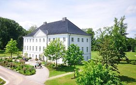 Hotel Schlossgut Groß Schwansee Exterior photo