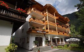 Hotel Garni Obermair Mayrhofen Exterior photo