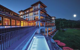 Hotel Schloss Elmau Luxury Spa Retreat & Cultural Hideaway Exterior photo