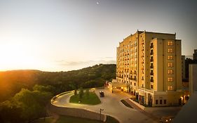 Hotel Granduca Austin Exterior photo