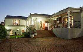 Sea Whisper Self Catering Bed and Breakfast Jeffreys Bay Exterior photo